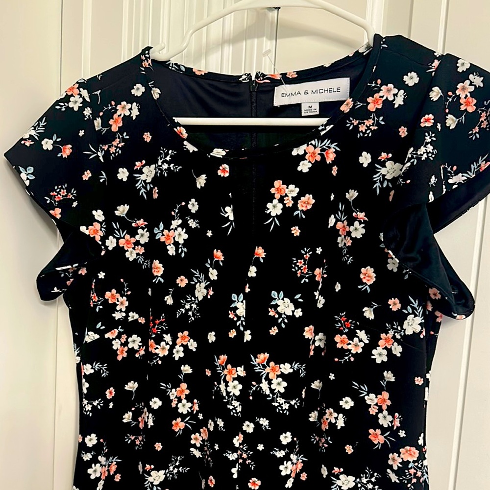 Beautiful dress , perfect for summer. Worn only two times , very good condition. - Picture 4 of 8